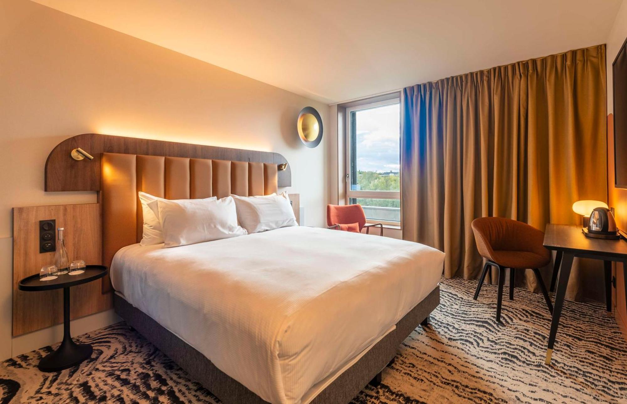 Doubletree By Hilton Lyon Eurexpo & Spa Saint-Priest  Buitenkant foto