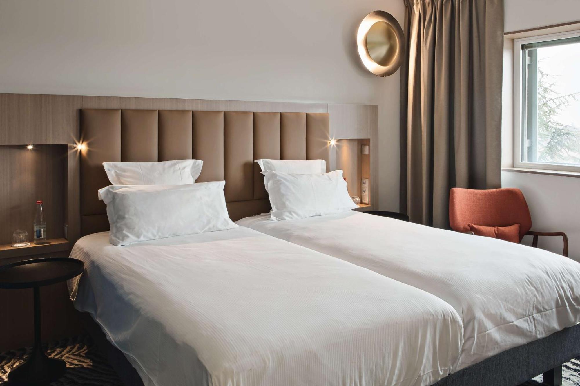 Doubletree By Hilton Lyon Eurexpo & Spa Saint-Priest  Buitenkant foto