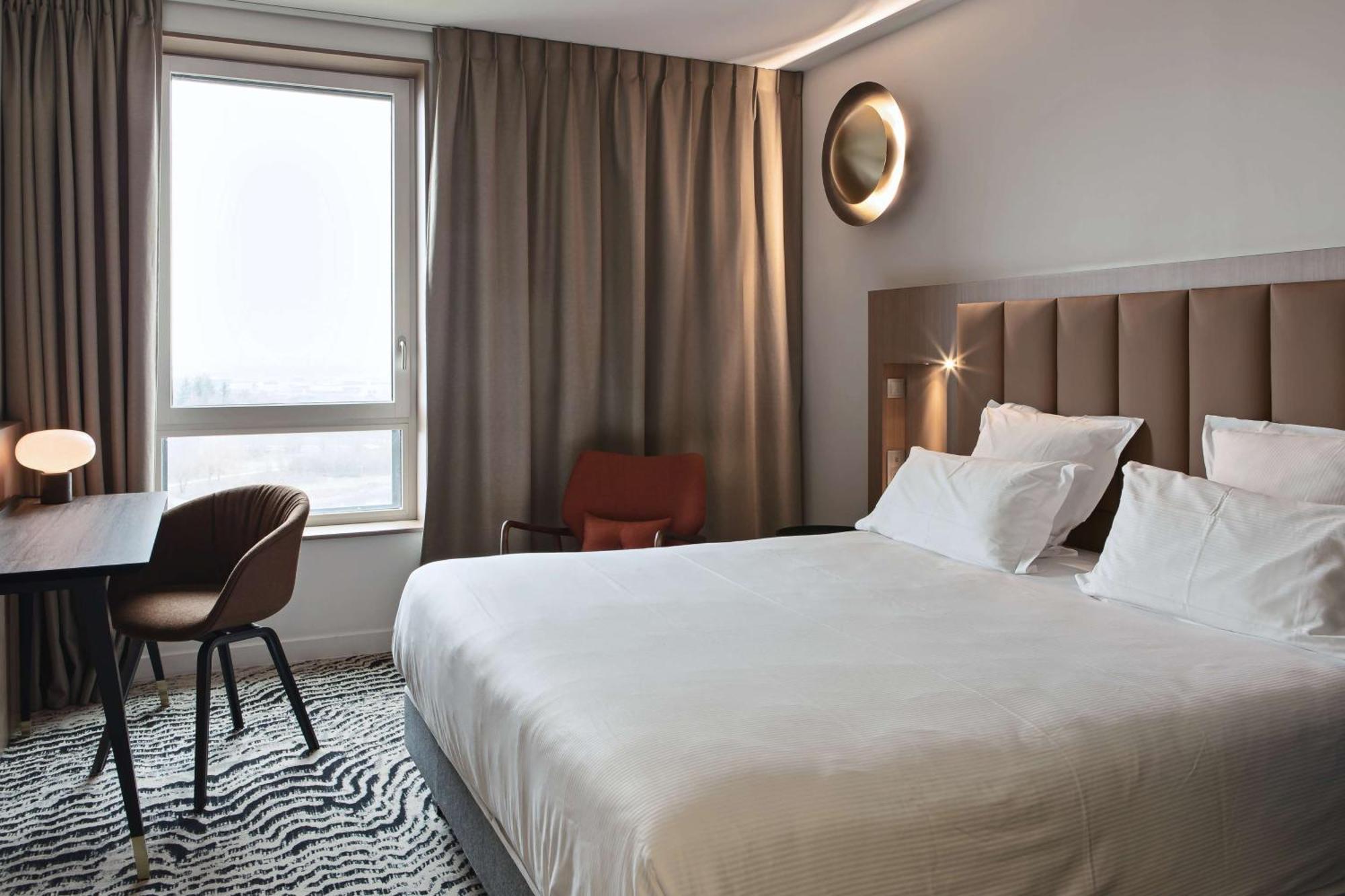 Doubletree By Hilton Lyon Eurexpo & Spa Saint-Priest  Buitenkant foto