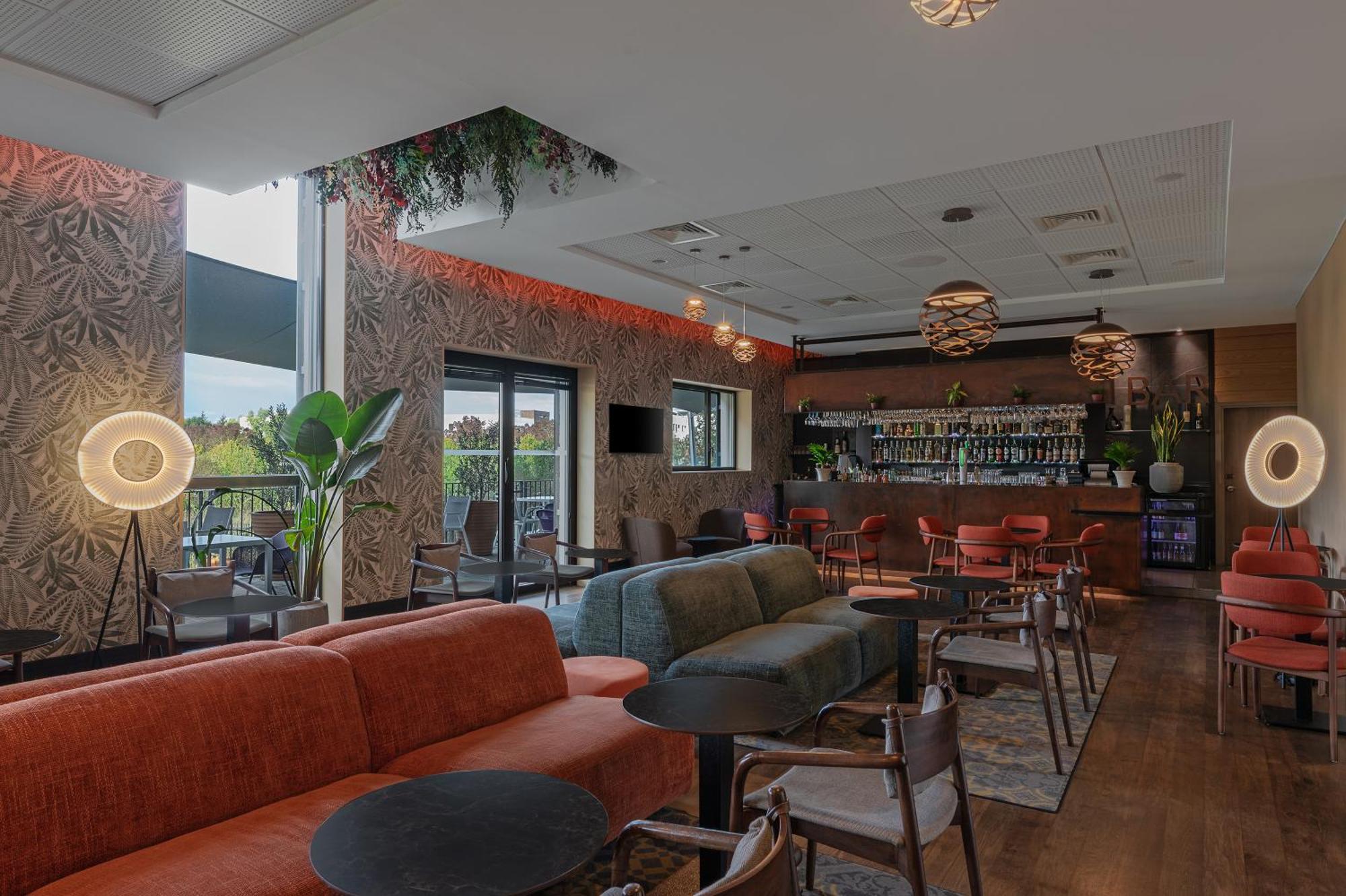 Doubletree By Hilton Lyon Eurexpo & Spa Saint-Priest  Buitenkant foto